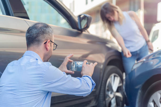 Professional Full Coverage Car Insurance technician working in Lakeway, TX